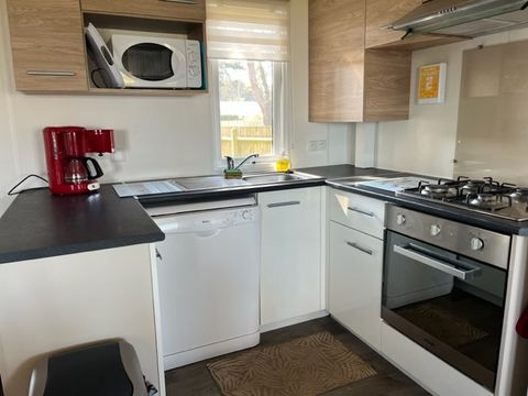 MOBILHOME 6 personnes - PREMIUM 6 pers. 3 chambres / 40m2 et + / L.L et/ou L.V, terrasse fermée, vue mer : MH 31 - 53 - 54 - 70 - 84 - 94 - 106 - 134 - 141 - 148 - 149 - 164 