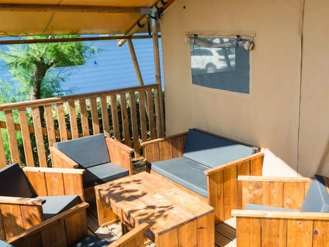 Tente en toile et en bois 6 personnes - LODGE Prestige CAMPING