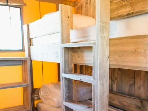 Tente en toile et en bois 6 personnes - LODGE Prestige CAMPING