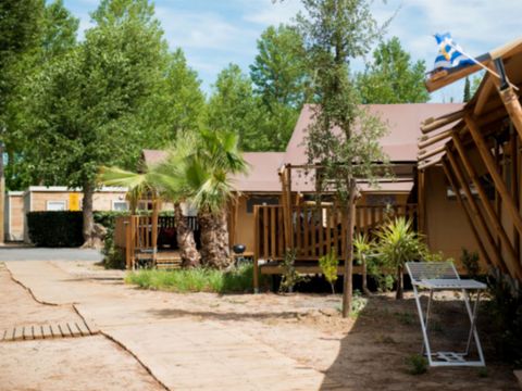 Tente en toile et en bois 6 personnes - LODGE Prestige CAMPING