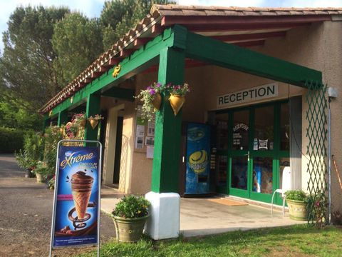 Camping La Bernede  Camping La Bernede  - Camping Aude - Image N°2