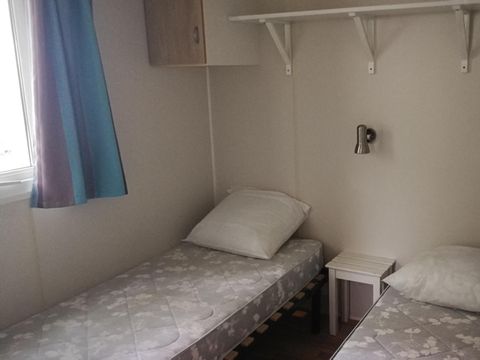 MOBILHOME 6 personnes - Mobilhome DUO - 2 chambres, 2 salles de bain, 2 WC, 1 canapé-lit, lave vaisselle, 43,5m² terrasse comprise 1/6 pers