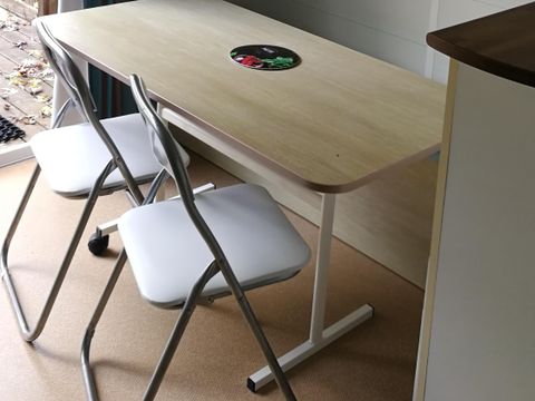 MOBILHOME 6 personnes - Mobilhome DUO - 2 chambres, 2 salles de bain, 2 WC, 1 canapé-lit, lave vaisselle, 43,5m² terrasse comprise 1/6 pers