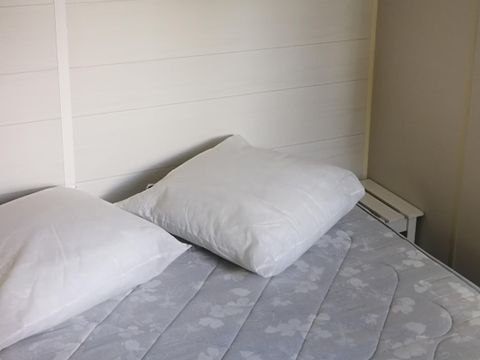Mobilhome 1/6 personnes - DUO - 2 chambres - 2 salles de bain - 2 WC - 1 canapé-lit - Lave vaisselle - 43,5m² terrasse comprise