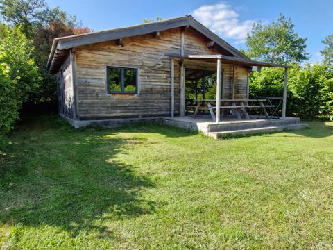 Chalet 6 personnes - Confort 50m² - 3 chambres + terrasse couverte + TV + four