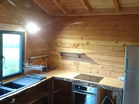 Chalet 6 personnes - Confort 50m² - 3 chambres + terrasse couverte + TV + four