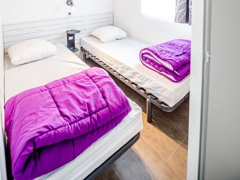 MOBILHOME 6 personnes - Limousin Confort 36m² (3 ch -6pers) + terrasse couverte + TV + lave-vaisselle