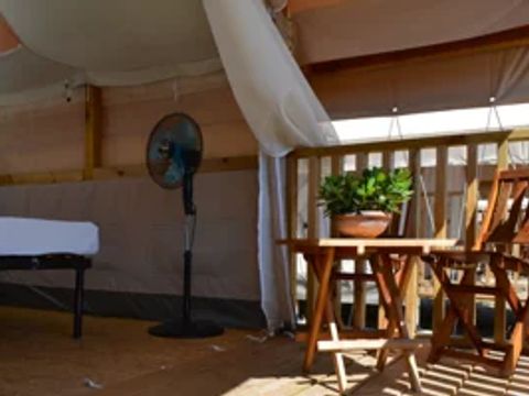 Tente en toile et en bois 2 personnes - MINI LODGE (sans sanitaires - sans cuisine)