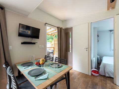 MOBILHOME 4 personnes - Homeflower Premium 29m² - 2 chambres - Terrasse - TV - Clim - Plancha