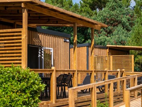MOBILHOME 4 personnes - Homeflower Premium PMR 29m² - 2 chambres - Terrasse - TV - Clim - Plancha