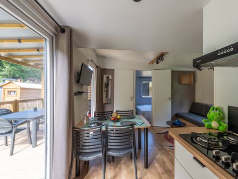 MOBILHOME 6 personnes - Homeflower Premium 35m² - 3 chambres - Terrasse - TV - Clim - Plancha