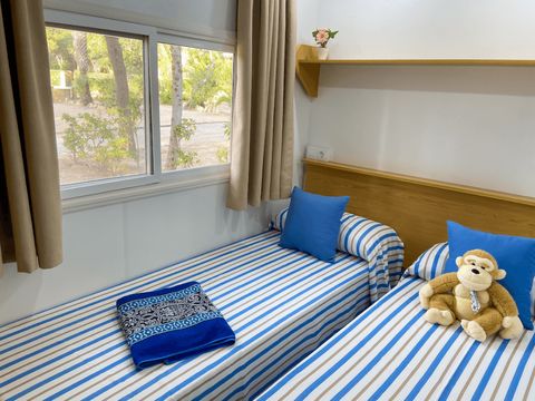 BUNGALOW 4 personnes - COTE D’AZUR (4 PAX) maximum 2 adults and 2 kids.