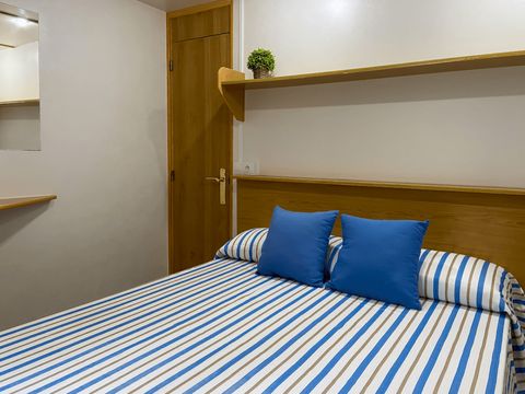 BUNGALOW 4 personnes - COTE D’AZUR (4 PAX) maximum 2 adults and 2 kids.