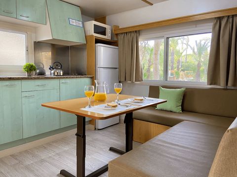 BUNGALOW 4 personnes - COTE D’AZUR (4 PAX) maximum 2 adults and 2 kids.