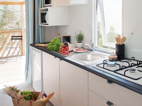 MOBILHOME 4 personnes - Confort 22m² 2 chambres + terrasse semi-couverte sur pilotis