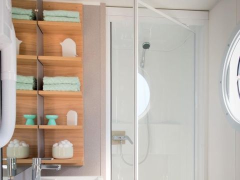 MOBILHOME 4 personnes - Confort 28m² 2 chambres + terrasse sur pilotis