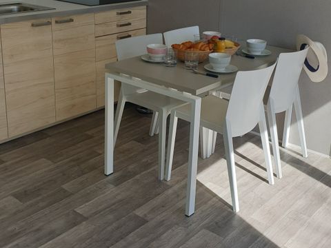 MOBILHOME 4 personnes - Confort 28m² 2 chambres + terrasse sur pilotis