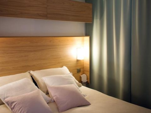 MOBILHOME 4 personnes - Confort 28m² 2 chambres + terrasse sur pilotis