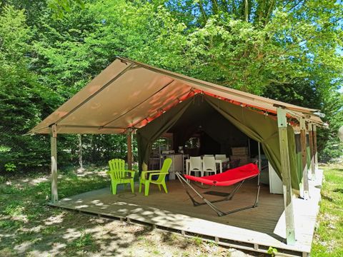 Tente en toile et en bois 5 personnes - LODGE sans sanitaires