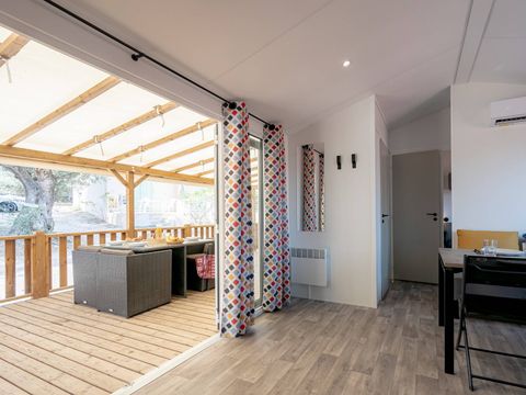 MOBILHOME 8 personnes - Mobil-home | Premium | 4 Ch. | 8 Pers. | Terrasse Lounge | 2 SDB | Clim. | TV