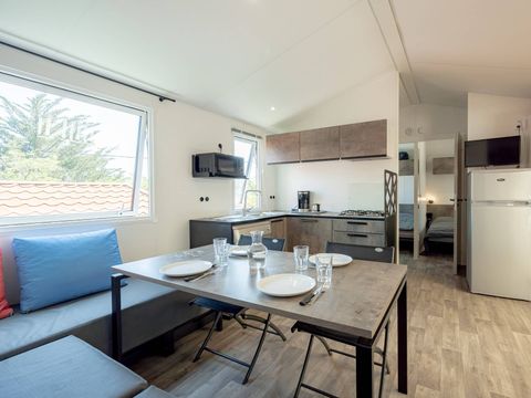 MOBILHOME 8 personnes - Mobil-home | Premium | 4 Ch. | 8 Pers. | Terrasse Lounge | 2 SDB | Clim. | TV