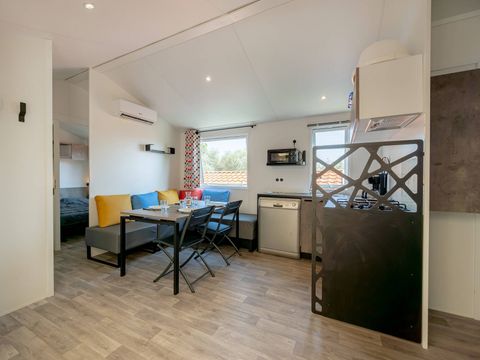 MOBILHOME 8 personnes - Mobil-home | Premium | 4 Ch. | 8 Pers. | Terrasse Lounge | 2 SDB | Clim. | TV