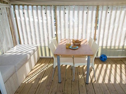 Tente en toile et en bois 5 personnes - Tente Lodge hybride | 2 Ch. | 4/5 Pers. | 1 SDB | Clim.