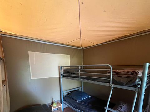 Bungalow toilé 4 personnes - Tentes Toilées Standard 25m² - 2 chambres - Sans sanitaire