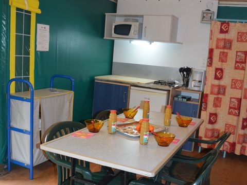 Bungalow toilé 4 personnes - Tentes Toilées Standard 25m² - 2 chambres - Sans sanitaire