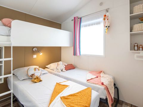 Mobilhome 5 personnes - COTTAGE - 2 chambres - CLIM - TV