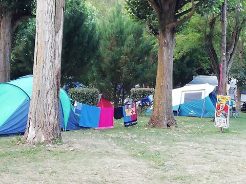Emplacement - Voiture + tente/caravane ou camping-car