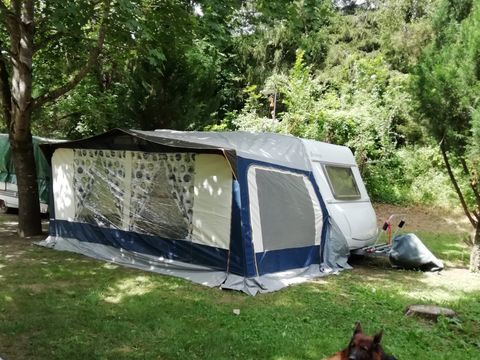 Emplacement - Voiture + tente/caravane ou camping-car