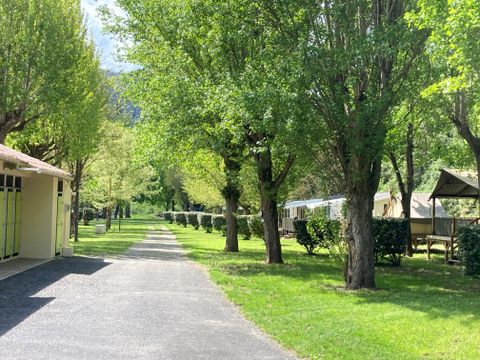 Emplacement - Voiture + tente/caravane ou camping-car