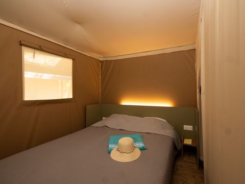 Tente en toile et en bois 4 personnes - Jungle Lodge 2ch - SDB