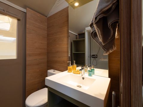 TENTE TOILE ET BOIS 4 personnes - Jungle Lodge 2ch - SDB