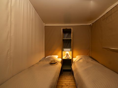 Tente en toile et en bois 4 personnes - Jungle Lodge 2ch - SDB