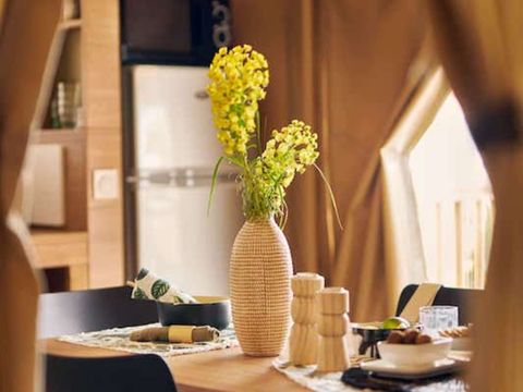 Tente en toile et en bois 4 personnes - Jungle Lodge 2ch - SDB