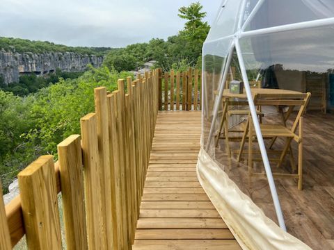 Hébergement 4 personnes - Bulle Insolite et SPA Premium Sérénité