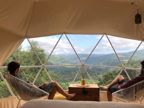 Hébergement 4 personnes - Bulle Insolite et SPA Premium Sérénité