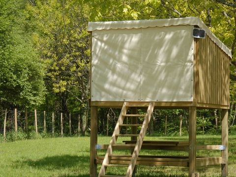 HÉBERGEMENT INSOLITE 2 personnes - Camp'étoile avec électricité