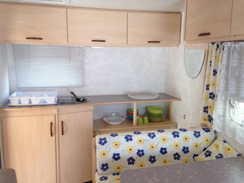 Caravane 2 personnes - (sans sanitaires et sans eau)