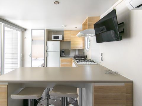 MOBILHOME 4 personnes - Supérieur 36m² / 2 chambres / 2 salles d'eau / clim