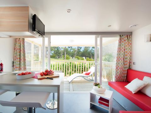 MOBILHOME 4 personnes - Face Confort 25m² (2 chambres) + TV + Terrasse intégrée - Arrivée Dimanche
