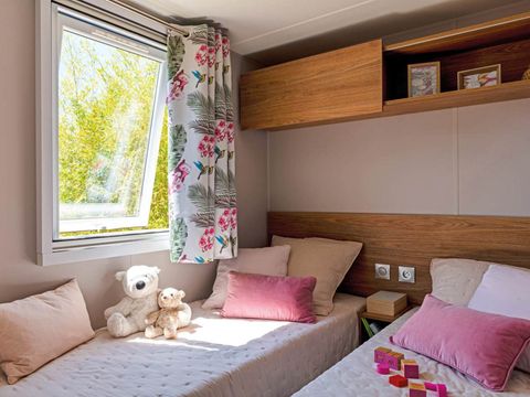 MOBILHOME 6 personnes - Premium 32m² (3 chambres) + Terrasse couverte + TV + Climatisation