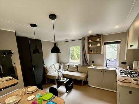 MOBILHOME 6 personnes - Premium 32m² (3 chambres) + Terrasse couverte + TV + Climatisation