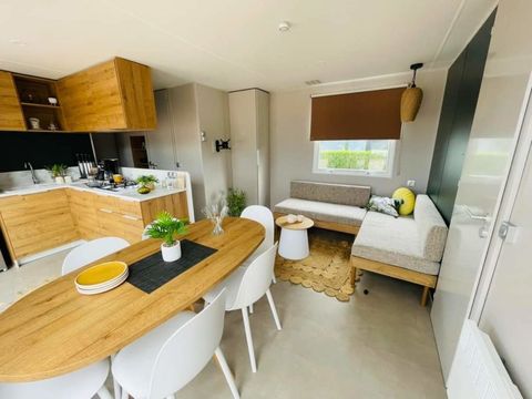 MOBILHOME 6 personnes - NEW // Mobil-home Premium 40m² (3 chambres) + Terrasse couverte + TV + Climatisation + 2SDB