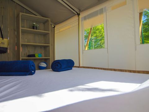 TENTE TOILE ET BOIS 5 personnes - Polari - Tente Safari + sanitaires + climatisation (5P)