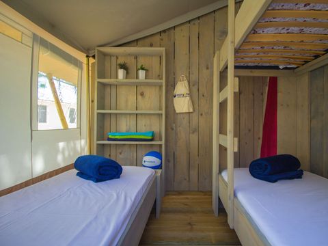 Tente en toile et en bois 5 personnes - Polari - Tente Safari - Sanitaires - Climatisation - 5P