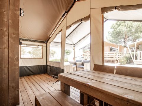 Tente en toile et en bois 5 personnes - Polari - Tente Safari + sanitaires + climatisation (6P)
