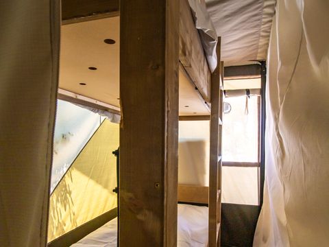 TENTE TOILE ET BOIS 5 personnes - Polari - Tente Safari + sanitaires + climatisation (6P)